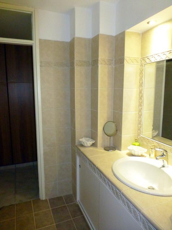 דירות אנביסוס Seaview Near Athens & Sounio מראה חיצוני תמונה