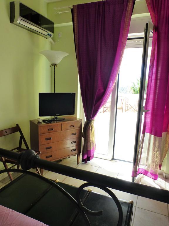 דירות אנביסוס Seaview Near Athens & Sounio מראה חיצוני תמונה